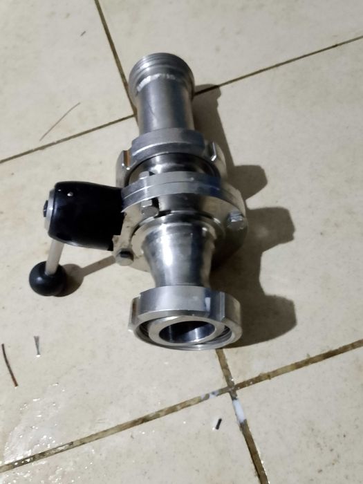 Zawór do zbiornika mleka – stal nierdzewna