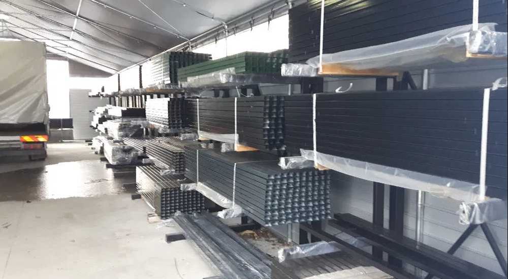 Słupek 60x40x1,5 3mb RAL 7016