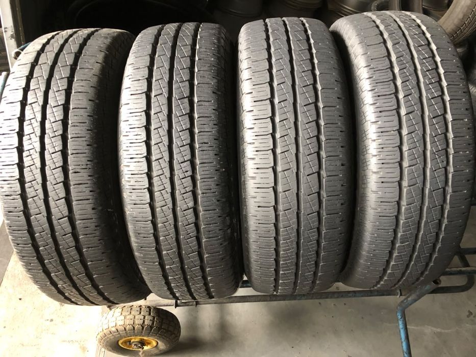 Шини 225/70/15c-4шт Pirelli Chrono Four Seasons