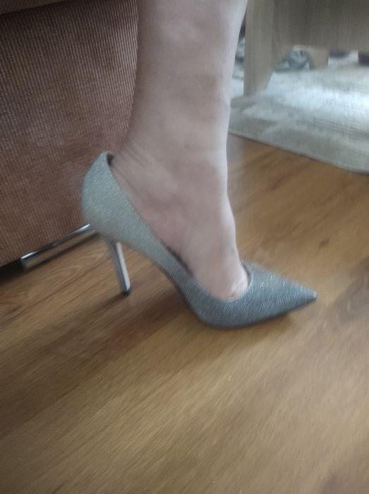 Buty na obcasie r.40
