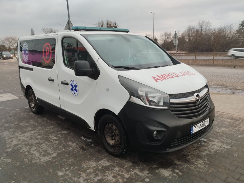 Ambulans karetka Opel Vivaro Rezerwacja