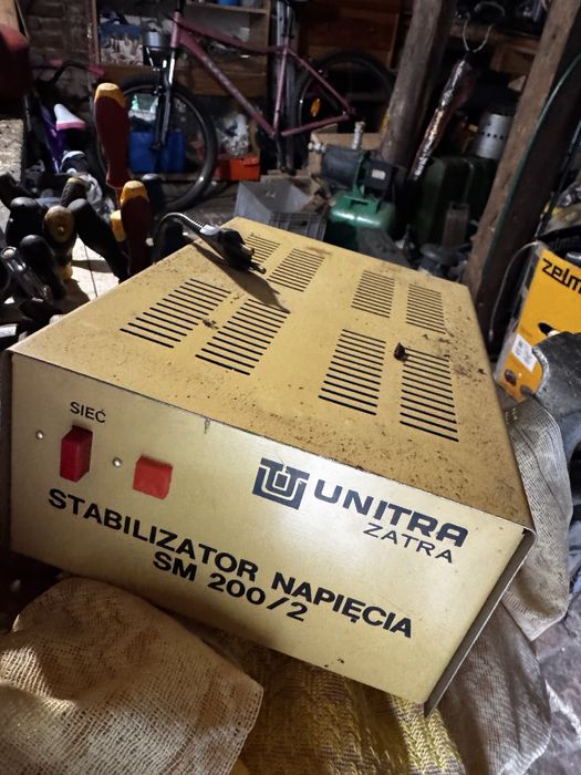 Stabilizator napiecia Unitra - sprawny