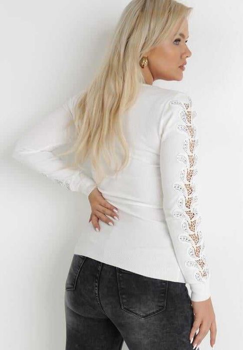 Biały sweterek zdobiony koronką i cyrkoniami rozmiar M