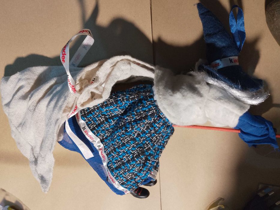 stara baba jaga wiedźma zabawka kinder niespodzianka