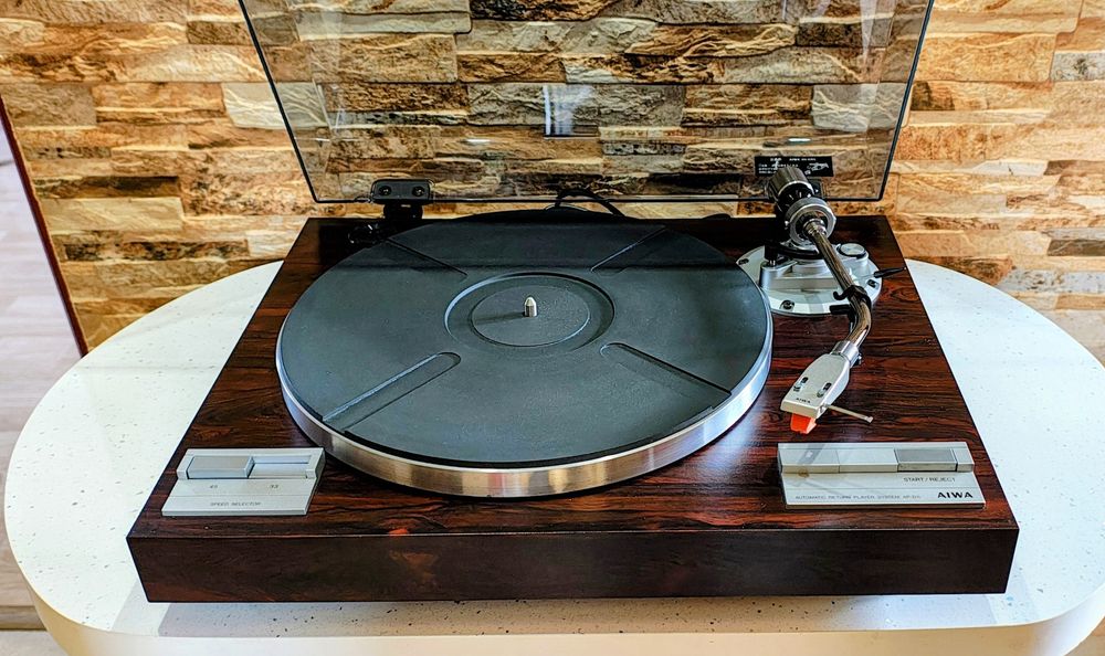 Gramofon Aiwa AP- D11