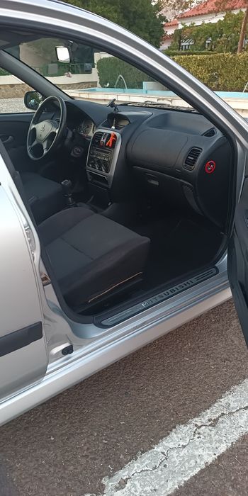Mitsubishi Carisma 1.3 Gasolina • 2003 • 223.000 km