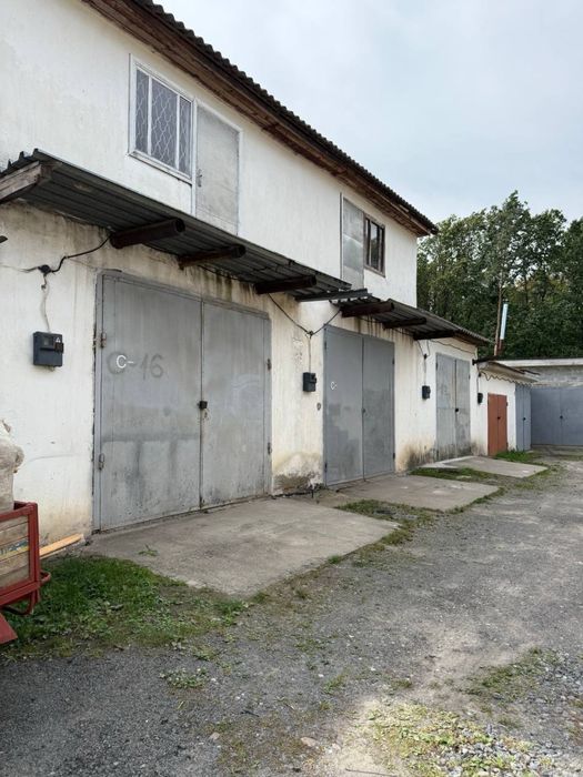 Продам двохповерховий гараж