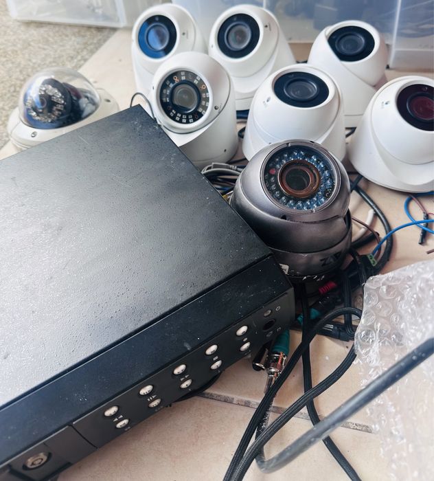 Cámaras vigilancia 8 no total algumas de modelos diferentes com  gravador