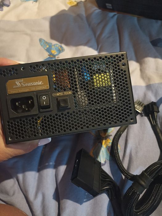 Блок живлення Seasonic FOCUS Plus Gold 550 FX.