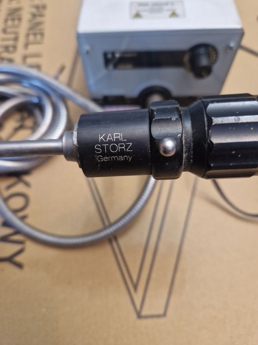 Endoskop że źródłem światła