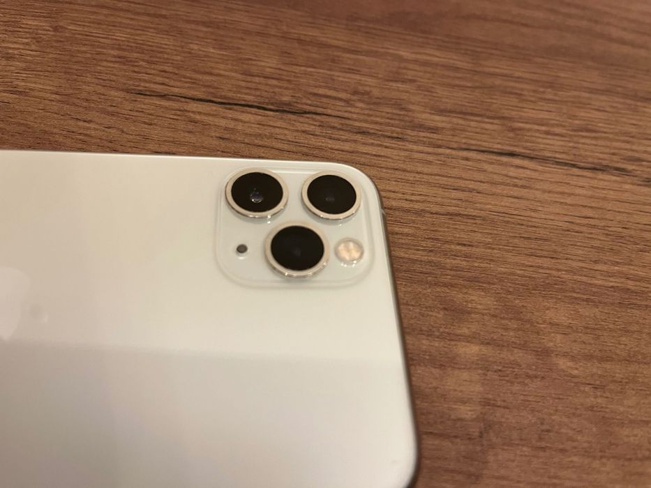 iPhone 11 Pro 64GB case spigen