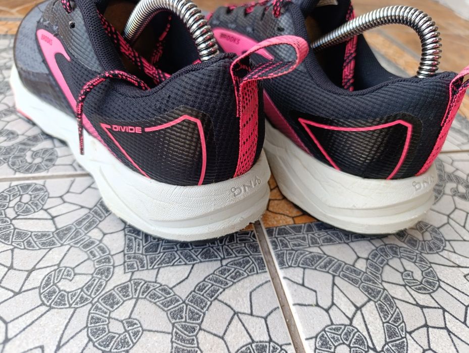 Brooks 39-40p. Жіночі трекінгові кросівки.