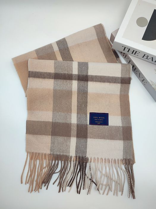 Szalik wełniany z frędzlami klasyczny casualowy wool basic capsule