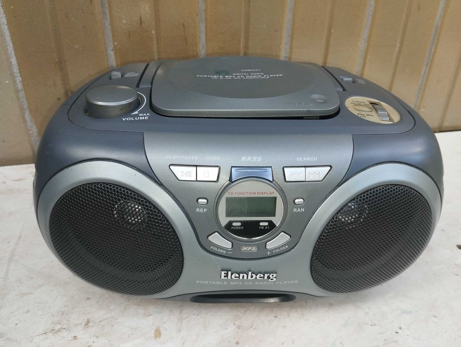 Магнитола ELENBERG CD-110 MP3. Радио приемник +проигрыватель CD дисков