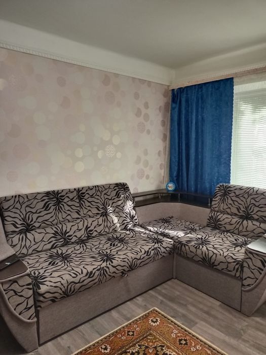 Продам диван угловой.