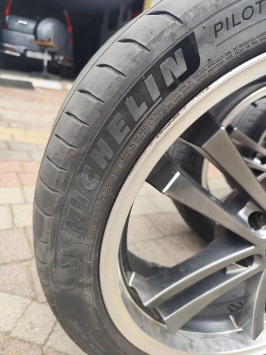 Продам 2 комплекта диски+резина R 18 R20