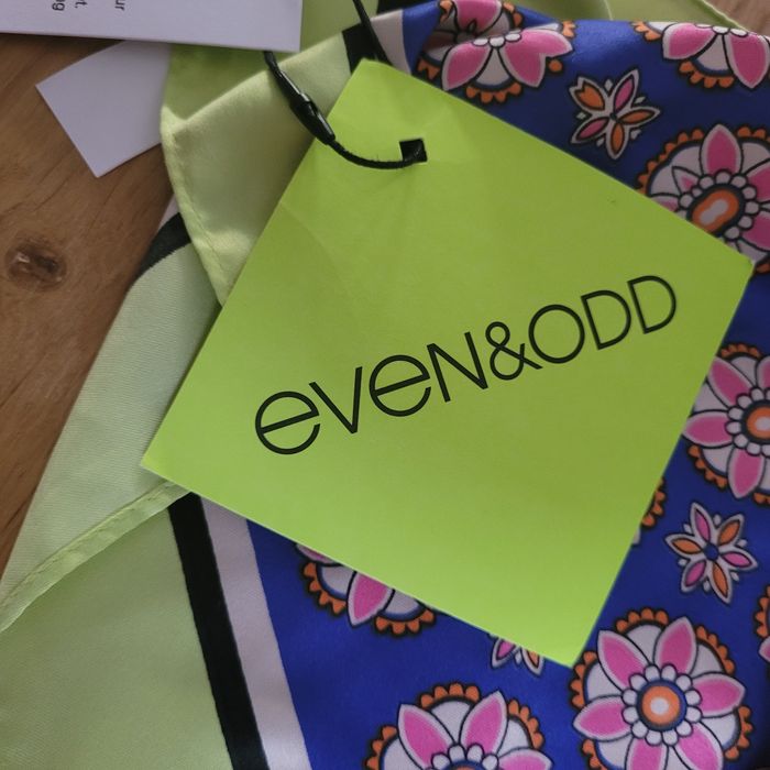Nowa wzorzysta chusta Even&Odd
