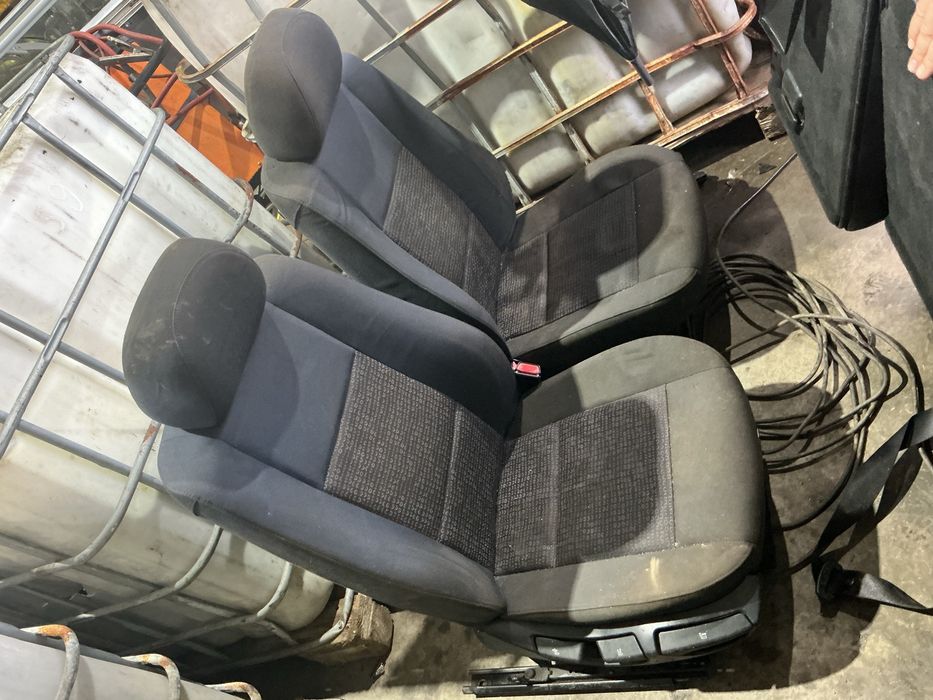 Conjunto de 2  bancos   Frente Bmw e46 touring ano 2002