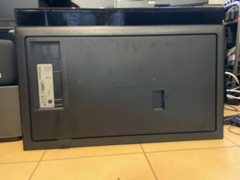 Монітор Samsung QM32C — Smart TV Дешево Акція!