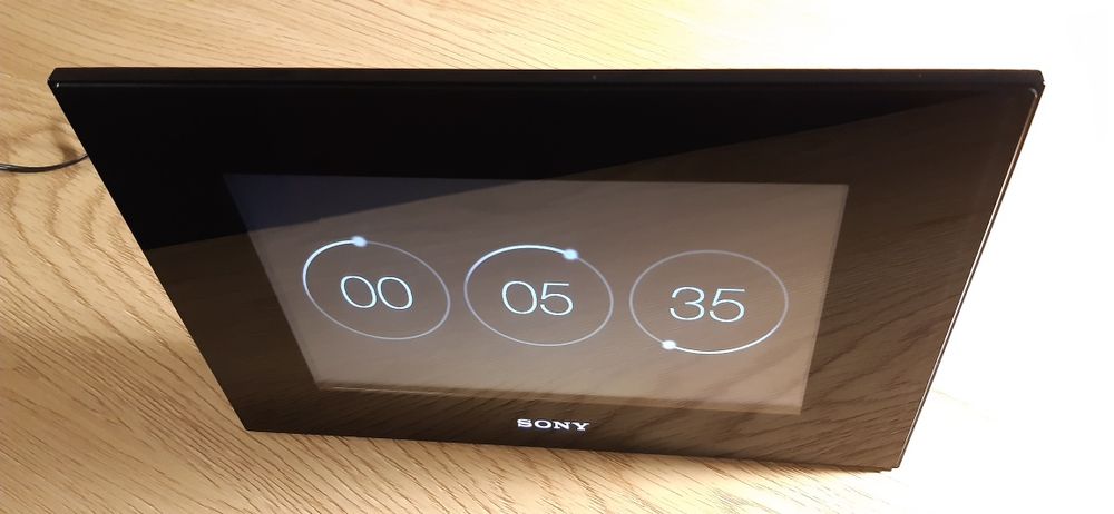 Цифрова фоторамка SONY DPF d82