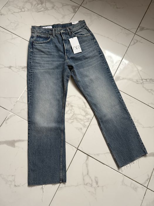 Джинси в трендовому кольорі Zara