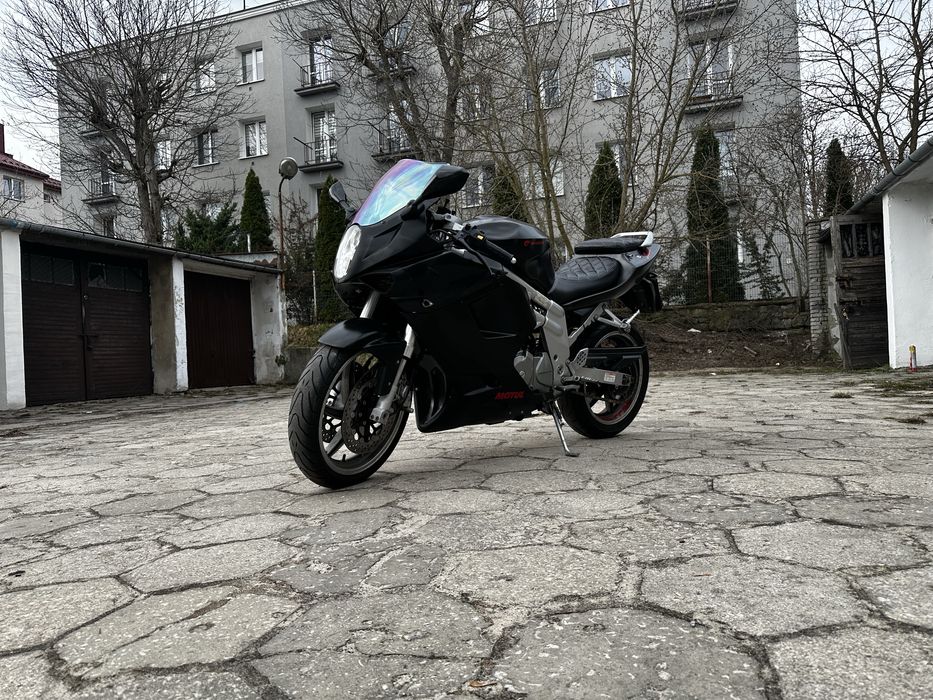 Hyosung 650 GTR  przebieg 11.000
