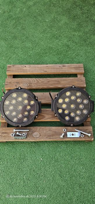 Faróis auxiliares de led