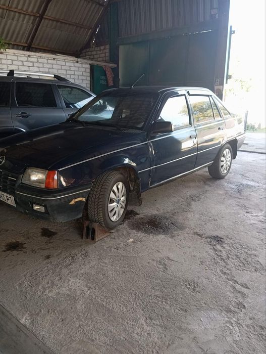 Продам Опель Кадетт