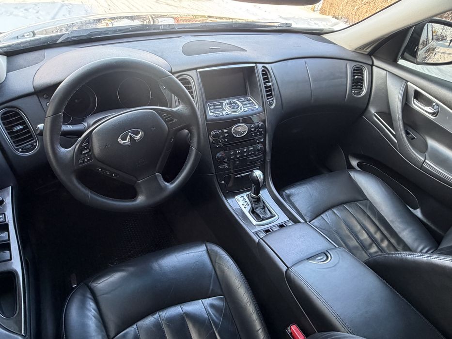 Продам Infinity EX35 AWD газ/бензин  максимальна ідеальний стан!