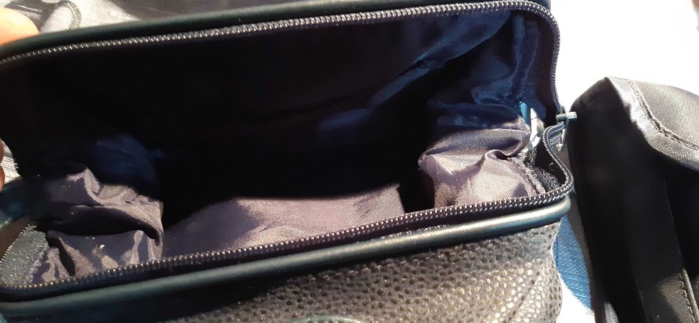 4 kosmetyczki małe stan jak nowe