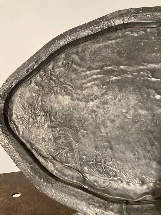 Francuska taca do koktajli w stylu secesyjnym