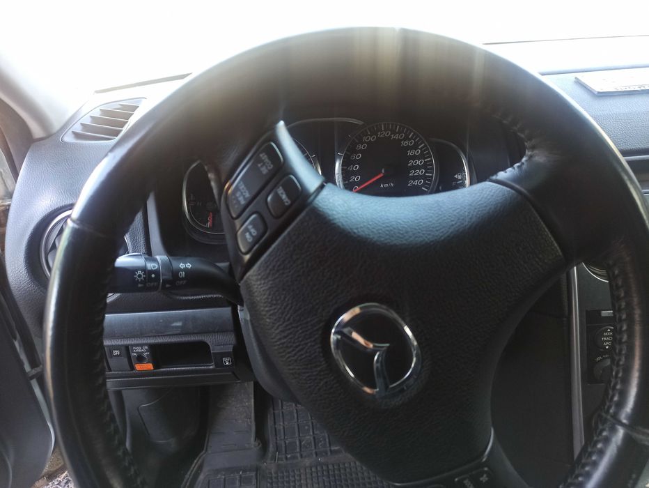 Автомобиль Mazda 6