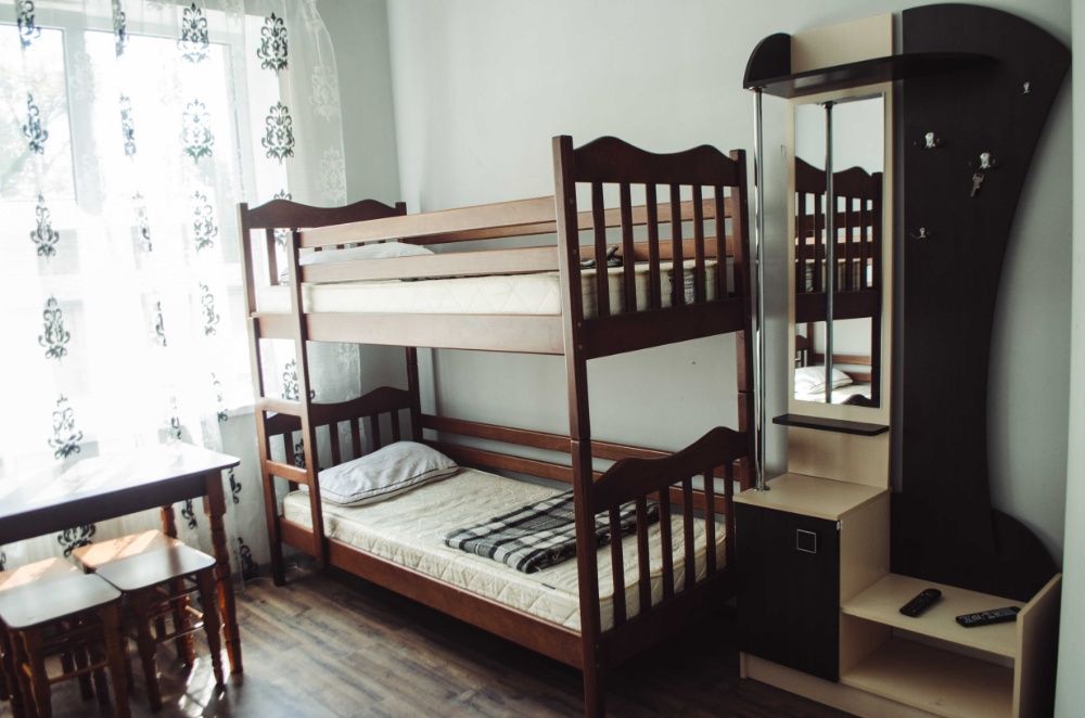 Хостел Serge (Приватні і загальні номери )