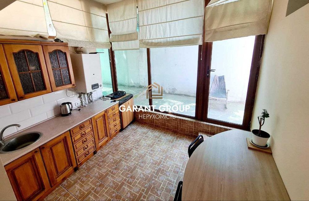 Будинок ( квартира на землі ) в Приморському районі.