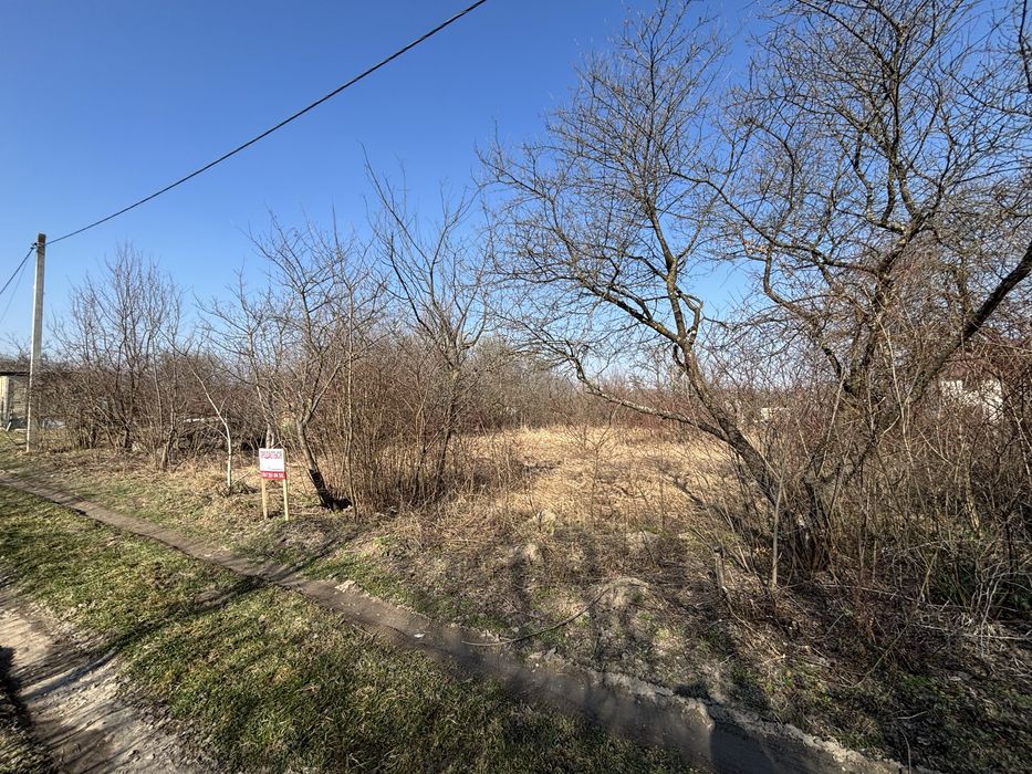 Продаж ділянка 10сотих . Павлівка. Дача. Авторинок. Світло. Інвестиція