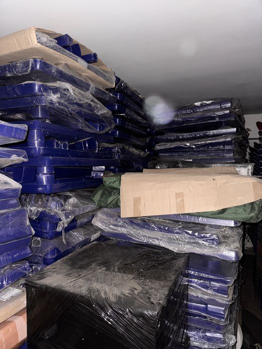 Стіл пластиковий розбірний 80*80