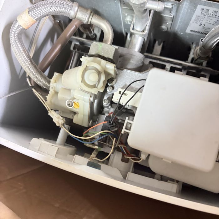 Junkers Hydronext 5700 S - esquentador gas