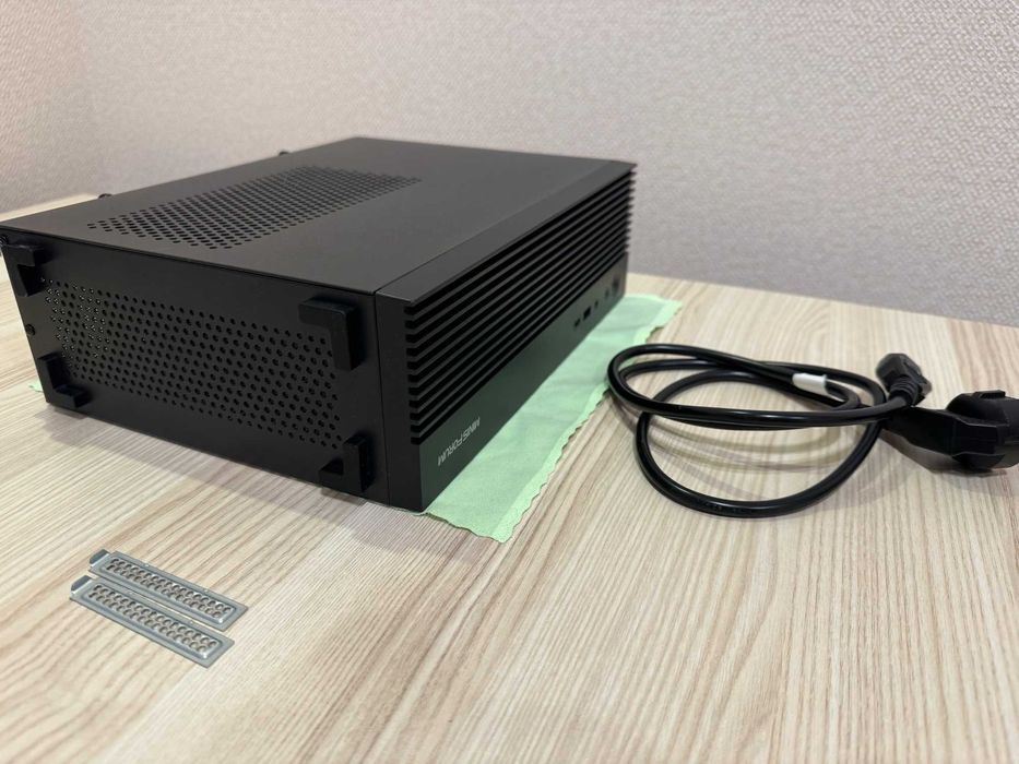 MINISFORUM 795S7 Ryzen 9 7945HX 64GB DDR5 1TB 990 Pro
