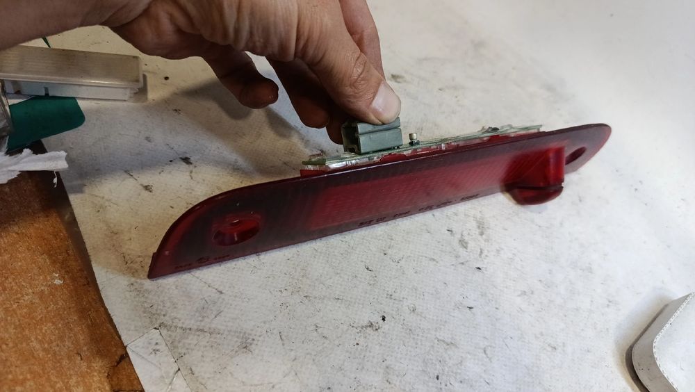Luz stop adicional / 3º stop DODGE NITRO