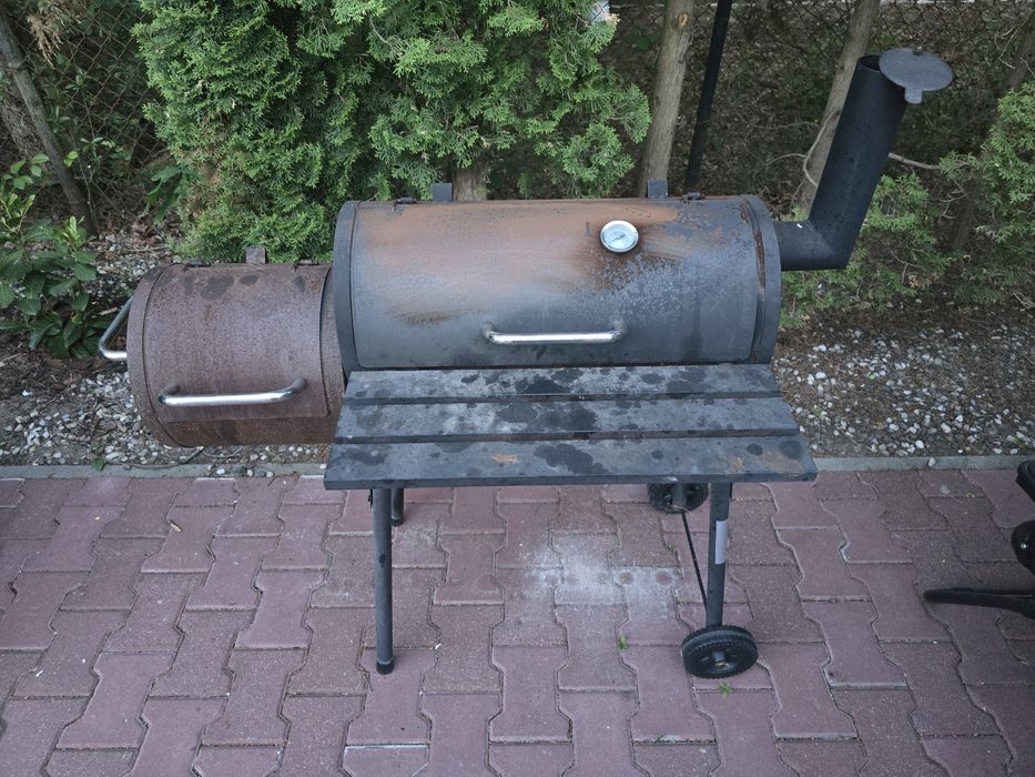 Grill na węgiel drzewny