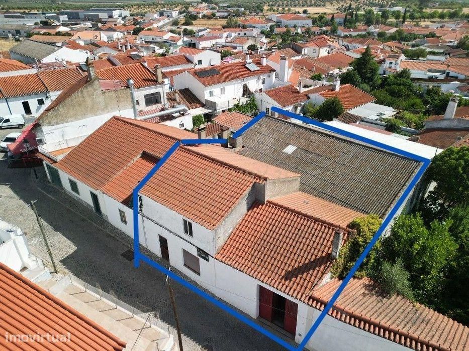 Unique Opportunity in Pias: Shop and Warehouse with 453.91 m² (Next to the Restaurant)