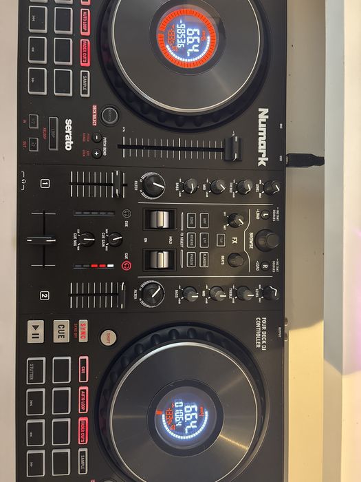 Numark mixtrack platinium fx