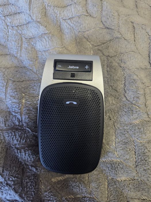 Jabra zestaw głośnomówiący do auta.