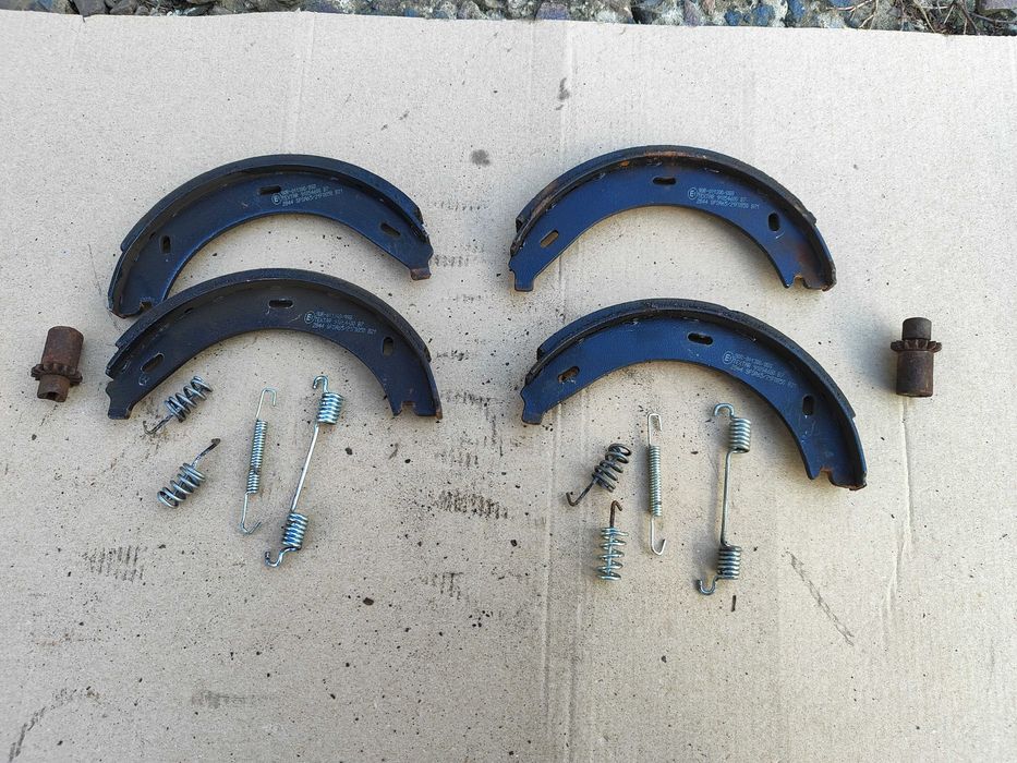 Колодки ручника з пружинками ВІТО 638 TEXTAR 91054600