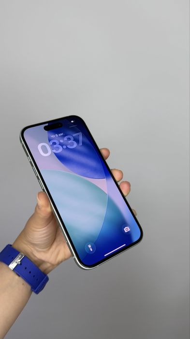 Iphone 15 green
