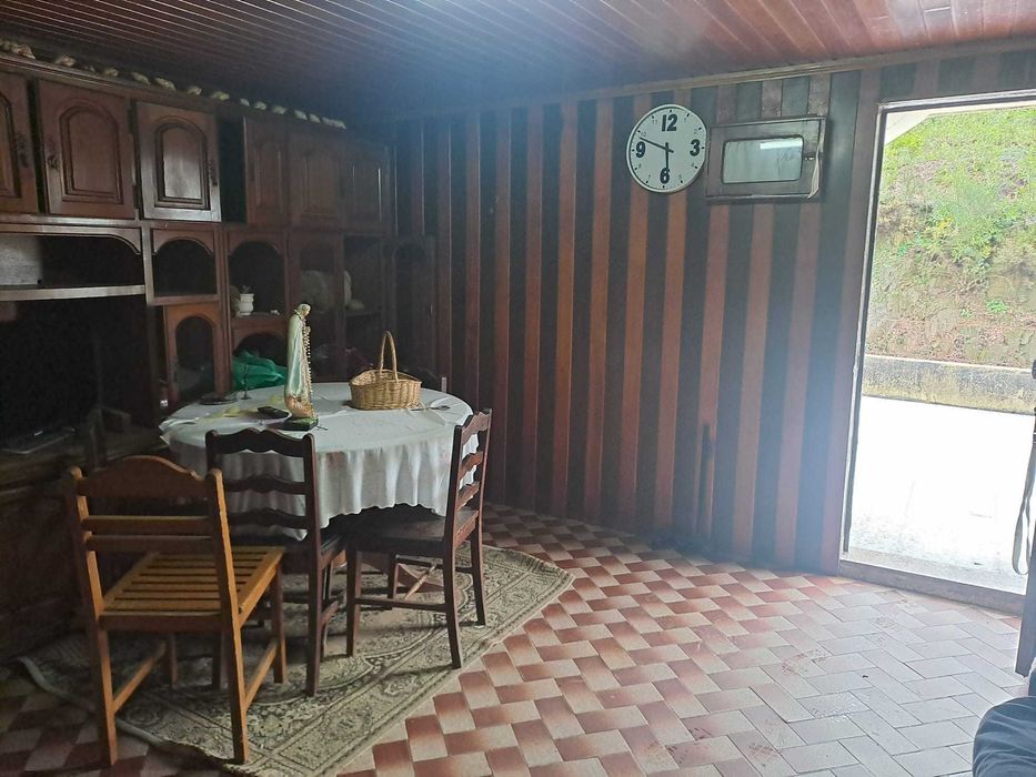 Moradia, armazém e terreno , entre Paço de Sousa e Lagares Penafiel