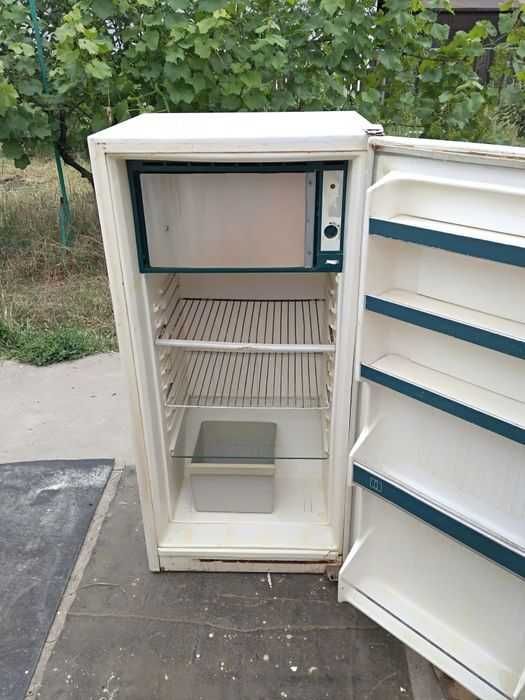 Холодильник . Холодильник.