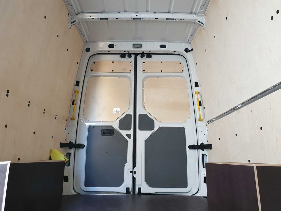 Zabudowa paki Volkswagen Crafter L3H3