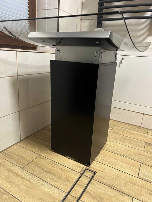 Okap wyspowy ze stali nierdzewnej