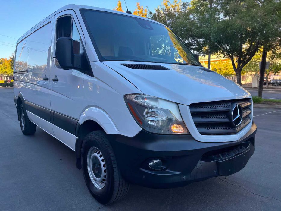 Придбай авто без зайвих турбот! У нас всі умови для швидкої та легкої покупки — розтермінування, кредитування з першим внеском 10% та великий вибір авто в наявності і в дорозі. Пиши або телефонуй прямо зараз!